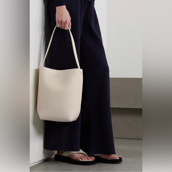 The Row Park medium textured leather tote bag - Picture 3 of 3